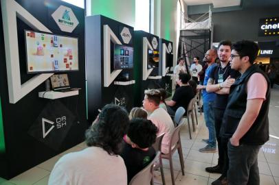  PORTO ALEGRE-RS-BRASIL- 22/09/2018- O Sebrae RS e a Associação de Desenvolvedores de Jogos Digitais do Rio Grande do Sul (ADJogosRS) promovem em POA um dos maiores eventos do setor na América Latina, o Dash Games 2018. O público alvo é quem atua nessa indústria, os desenvolvedores de games, ou quem pretende começar atuar, mas interessados em geral também podem participar. FOTO FERNANDO GOMES/ ZERO HORA.