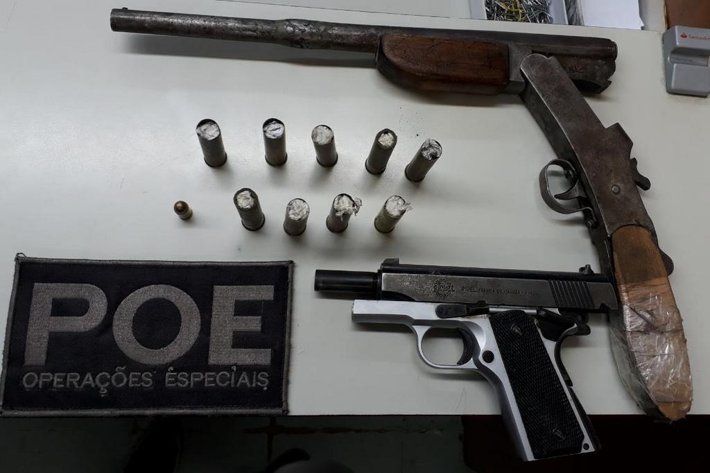 Homem é preso ao ser flagrado com pistola .380 no bairro Vila