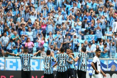 Grêmio enfrenta o Ceará na Arena pela 26ª rodada do Brasileirão. No lance, comemoração do gol de Luan