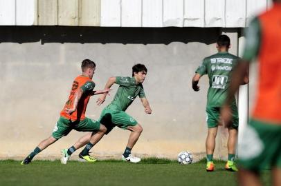  CAXIAS DO SUL, RS, BRASIL, 22/09/2018 - juventude treina no CT. (Marcelo Casagrande/Agência RBS)