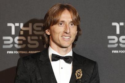 Real Madrid and Croatia midfielder Luka Modric arrives for The Best FIFA Football Awards ceremony, on September 24, 2018 in London. / AFP PHOTO / Adrian DENNIS