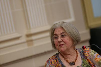  PORTO ALEGRE, RS, BRASIL, 13/11/2016 : Maria Carpi e amigos - Leitura de poemas e depoimentos sobre a autora durante a Feira do Livro de Porto Alegre. (FOTO: CAMILA DOMINGUES/ESPECIAL)