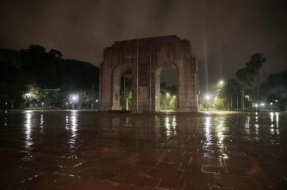  PORTO ALEGRE, RS, BRASIL - 2018.09.25 - Após 11 assassinatos nos últimos 8 anos, volta o debate sobre cercamento da Redenção. (Foto: ANDRÉ ÁVILA/ Agência RBS)