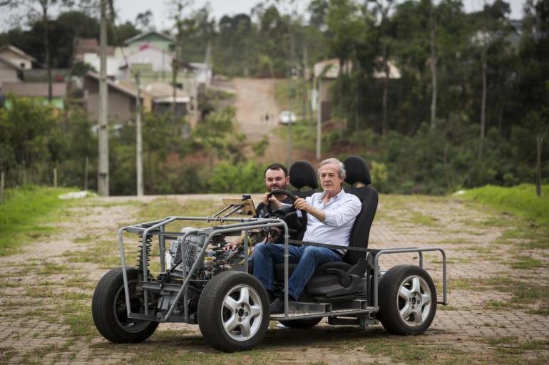 A história de uma obsessão: como surgiu, em Lajeado, o primeiro carro  elétrico emplacado do Brasil