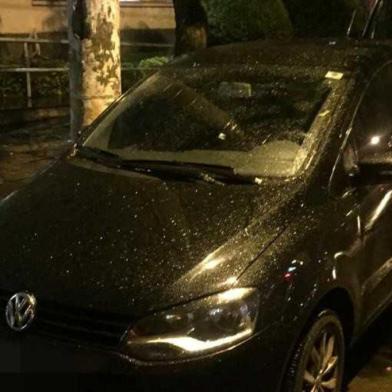 PORTO ALEGRE - A Brigada Militar recuperou um veículo roubado que trafegava na Avenida Bento Gonçalves, na Capital. O carro foi identificado pela corporação por meio do uso do aplicativo Hórus, desenvolvido pela Companhia de Processamento de Dados do Município de Porto Alegre (Procempa).