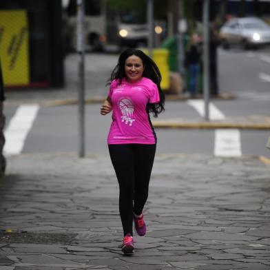  CAXIAS DO SUL, RS, BRASIL, 27/09/2018 - Cris Benini é deficiente e vai correr a meia maratona de Caxias. Ela tem a penas um braço. (Marcelo Casagrande/Agência RBS)