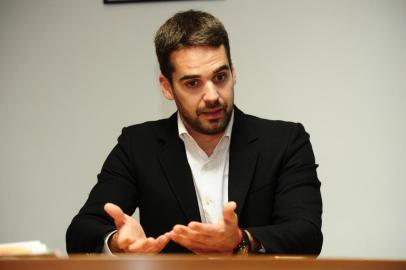  CAXIAS DO SUL, RS, BRASIL, 03/09/2018. Candidato a governador do estado, Eduardo Leite (PSDB), visita a redação do jornal Pioneiro. (Porthus Junior/Agência RBS)