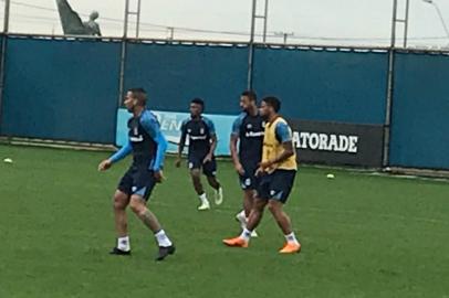 Jael e André durante treino do Grêmio