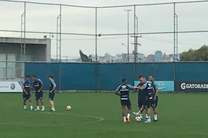 Jogadores do Grêmio treinam no CT Luiz Carvalho