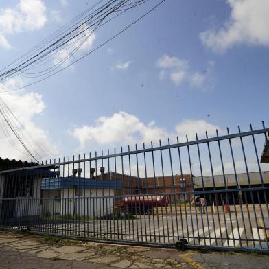  CAXIAS DO SUL, RS, BRASIL, 27/09/2018 - Após mudança ou falência, diversos pavilhões industriais ficaram abandonados ou foram demolidos. NA FOTO: abandono onde funcionava a Guerra. (Marcelo Casagrande/Agência RBS)