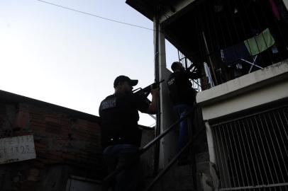 PORTO ALEGRE, 01/10/2018, Polícia faz operação contra quadrilha que roubava um carro a cada três dias