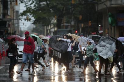  PORTO ALEGRE-RS-BRASIL- 01/10/2018- Chuvarada em Porto Alegre. FOTO ANDRÉ ÁVILA/ZERO HORA.