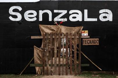  PORTO ALEGRE, RS, BRASIL, 17-09-2018. Reepresentação de senzala em piquete causa polêmica no Acampamento Farroupilha. (CARLOS MACEDO/AGÊNCIA RBS)Indexador: Carlos Macedo