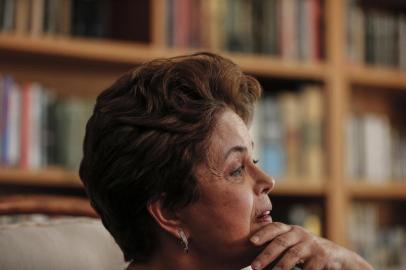  PORTO ALEGRE, RS, BRASIL, 18-01-2018: Entrevista com a ex-presidente do Brasil, Dilma Rousseff, em seu apartamento na zona sul de Porto Alegre (FOTO FÉLIX ZUCCO/AGÊNCIA RBS, Editoria de Notícias).Indexador: Felix Zucco