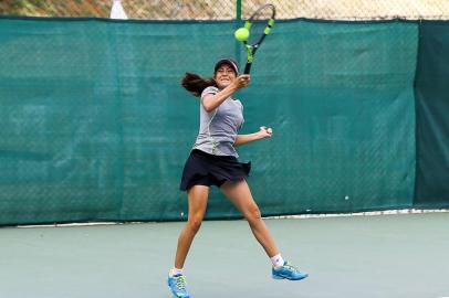  Caxiense Amanda de Oliveira, 13 anos, conquistou sua primeira vitória em um torneio da ITF. Tenista disputa competição sub-18