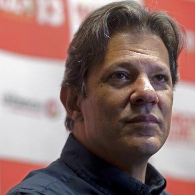  Fernando Haddad, former Sao Paulo's Mayor and Worker's Party designated candidate for the vice presidency, gestures during a press conference in Rio de Janeiro, Brazil on August 28, 2018. Brazil will hold presidential elections on October 7 / AFP PHOTO / Mauro PimentelEditoria: POLLocal: Rio de JaneiroIndexador: MAURO PIMENTELSecao: politics (general)Fonte: AFPFotógrafo: STF