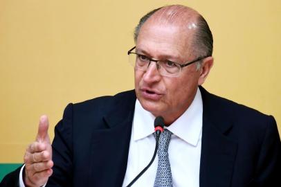  Brazilian presidential candidate for the Brazilian Social Democratic Party (PSDB) Geraldo Alckmin speaks during a press conference with foreign correspondents in Brasilia, on September 17, 2018. Brazil will hold presidential elections on October 7. / AFP PHOTO / EVARISTO SAEditoria: POLLocal: BrasíliaIndexador: EVARISTO SASecao: political candidatesFonte: AFPFotógrafo: STF