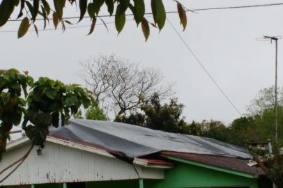 Granizo atinge Crissiumal e destelha casas, asilo, hospital e escolas 