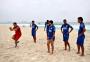 Antes de viajar para jogo contra o Grêmio, Bahia faz treino na praia