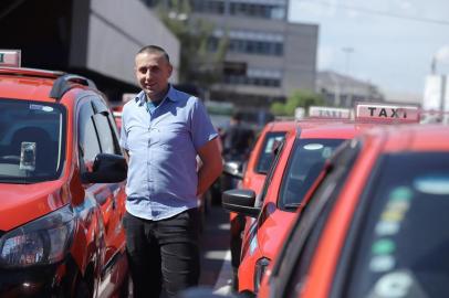  PORTO ALEGRE, RS, BRASIL, 04/10/2018: Repercussão do novo look dos taxistas. Na foto: Johny Engel