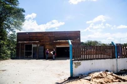  Viamão, RS, BRASIL, 04/10/2018 : Sedes das Construtora Martins e Muralha, em Viamão. Os proprietários das empresas são acusados de lesar clientes, não entregando casas pré-fabricadas e de alvenaria vendidas.  (Omar Freitas/Agência RBS)