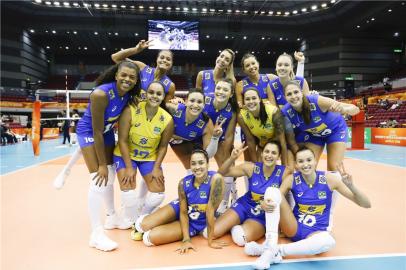 Seleção feminina de vôlei