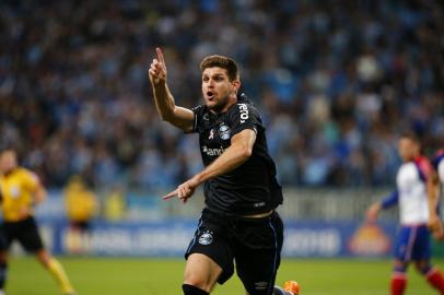 Grêmio enfrenta o Bahia na Arena pela 28ª rodada do Brasileirão. No lance, Walter Kannemann