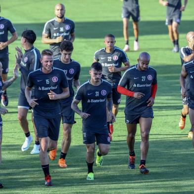  PORTO ALEGRE, RS, BRASIL, 08-10-2018. Inter treina no CT Parque Gigante. (ISADORA NEUMANN/AGÊNCIA RBS)