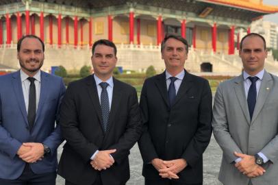 A família Bolsonaro na política: Jair, Flávio, Carlos e Eduardo.