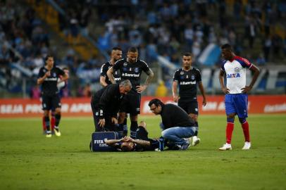 Grêmio enfrenta o Bahia na Arena pela 28ª rodada do Brasileirão. No lance, a lesão de Everton