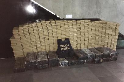 TAQUARA, RS, BRASIL - 10/10/2018: Mais de 800 kg de maconha são encontrados em fundo falso de caminhão em Taquara