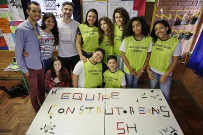  PORTO ALEGRE, RS, BRASIL, 10/10/2018: A equipe de robótica Construtores SH,  da escola municipal Sant Hilaire, de Porto Alegre está fazendo uma vaquinha online para participar da a regional do Campeonato FLL, em Pelotas. (CAMILA DOMINGUES/AGÊNCIA RBS)