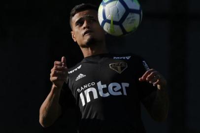 Exame aponta estiramento na coxa esquerda de Everton, São Paulo