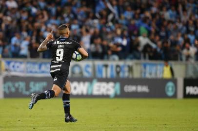 Grêmio enfrenta o Bahia na Arena pela 28ª rodada do Brasileirão. No lance, Jael marca gol de pênalti