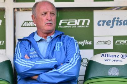 CAMPEONATO BRASILEIRO 2018/PALMEIRAS X CORINTHIANSSP - CAMPEONATO BRASILEIRO 2018/PALMEIRAS X CORINTHIANS - ESPORTES - Luis Felipe Scolari, técnico do   Palmeiras durante partida entre   Palmeiras x Corinthians válida pela 24ª   rodada do Campeonato Brasileiro de   Futebol 2018, realizada na Arena   Allianz Parque em São Paulo, neste   domingo(09).   09/09/2018 - Foto: BRUNO ULIVIERI/DIA ESPORTIVO/ESTADÃO CONTEÚDOEditoria: ESPORTESLocal: SÃO PAULOIndexador: BRUNO ULIVIERIFotógrafo: DIA ESPORTIVO