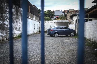  PORTO ALEGRE, RS, BRASIL, 09-10-2018. Eugênio, 61 anos, assaltado na Rua Landell de Moura, 2270. bairro Tristeza. (ISADORA NEUMANN/AGÊNCIA RBS)Indexador: ISADORA NEUMANN