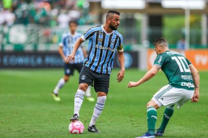 Gremio x PalmeirasRS - FUTEBOL/CAMPEONATO BRASILEIRO 2018/GREMIO X PALMEIRAS - ESPORTES - Lance da partida entre Gremio e Palmeiras disputada na tarde deste domingo, no Estadio Pacaembu, em Sao Paulo, valida pelo Campeonato Brasileiro 2018. FOTO: LUCAS UEBEL/GREMIO FBPAEditoria: SPOIndexador: Lucas UebelSecao: futebolFonte: Gremio.netFotógrafo: Gremio x Palmeiras