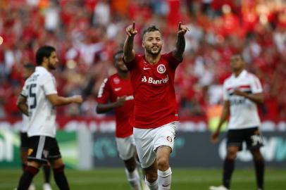  PORTO ALEGRE, RS, BRASIL, 14-10-2018.Inter recebe o São Paulo no Beira-Rio. Partida é válida pela 29ª rodada do Brasileirão. (FÉLIX ZUCCO/AGÊNCIA RBS)