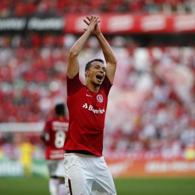  PORTO ALEGRE, RS, BRASIL, 14-10-2018.Inter recebe o São Paulo no Beira-Rio. Partida é válida pela 29ª rodada do Brasileirão. (FÉLIX ZUCCO/AGÊNCIA RBS)