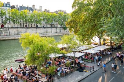 UNDATED Ñ BC-TRAVEL-TIMES-36-PARIS-ART-NYTSF Ñ Overlooking ële St.-Louis, near the Pniche Marcounet, a narrow, century-old vessel with neo-industrial touches. Paris owes its life to the Seine. The city was born on one of its islands Ñ the ële de la Cit Ñ and today the celebrated river flows under 37 bridges as its makes its eight-mile arc through the City of Light. Along the stony banks, which together are designated a Unesco World Heritage Site, every facet of the French capital looks out and beckons. (CREDIT: Jo Han Pai for The New York Times)--ONLY FOR USE WITH ARTICLE SLUGGED -- BC-TRAVEL-TIMES-36-PARIS-ART-NYTSF -- OTHER USE PROHIBITED.