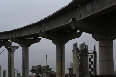  PORTO ALEGRE -RS-BR 20.08.2018Obras na freewayEntre os kms 94 e 95 da freeway, nas proximidades do vão móvel da ponte do Guaíba.FOTÓGRAFO: TADEU VILANI AGÊNCIA RBS