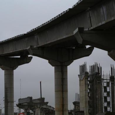  PORTO ALEGRE -RS-BR 20.08.2018Obras na freewayEntre os kms 94 e 95 da freeway, nas proximidades do vão móvel da ponte do Guaíba.FOTÓGRAFO: TADEU VILANI AGÊNCIA RBS