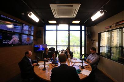  PORTOALEGRE-RS-BR - 16.10.2018Debate entre os candidatos Eduardo Leite e José Ivo sartoti, na rádio Gaúcha.FOTÓGRAFO: TADEU vILAN I AGÊNCIA RBS