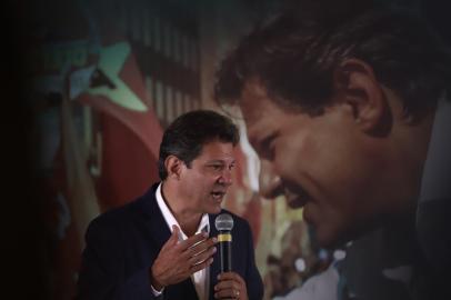 ----------------------ALTA---------------------SÃO PAULO, SP, BRASIL, 17/10/2018 - Fernando Haddad em um encontro que ocorreu com pastores evangélicosno no Hotel Excelsior em São Paulo.(FOTOGRAFO: CARLOS MACEDO / AGENCIA RBS)