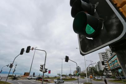  FLORIANÓPOLIS, SC, BRASIL, 29/08/2018: Implantação do sistema de controle de semáforos.(Foto: CRISTIANO ESTRELA / DIÁRIO CATARINENSE)