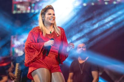 marília mendonça, cantora sertaneja. 