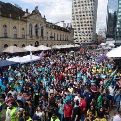 Marcha para Jesus em Porto Alegre, no sábado (20). A caminhada iniciou na frente do Mercado Público.