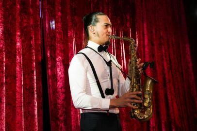  CARLOS BARBOSA, RS, BRASIL, 05-07-2015. Vini Netto. Festa de aniversário de 90 anos de Ivo Tramontina. (Foto Andréa Graiz/Agência RBS, Rede Social).