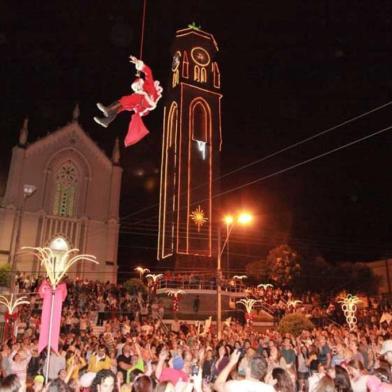 O Largo da Matriz Nossa Senhora de Lourdes será palco da abertura do 16º Sinos de Natal de Flores da Cunha neste domingo. 