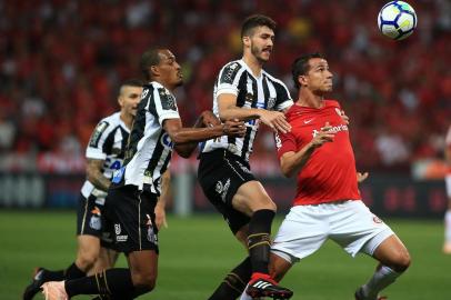  PORTO ALEGRE, RS, BRASIL, 22-10-2018. Inter enfrenta o Santos no Beira-Rio pela  30º rodada do Campeonato Brasileiro. (JEFFERSON BOTEGA/AGÊNCIA RBS)Indexador: Jeff Botega